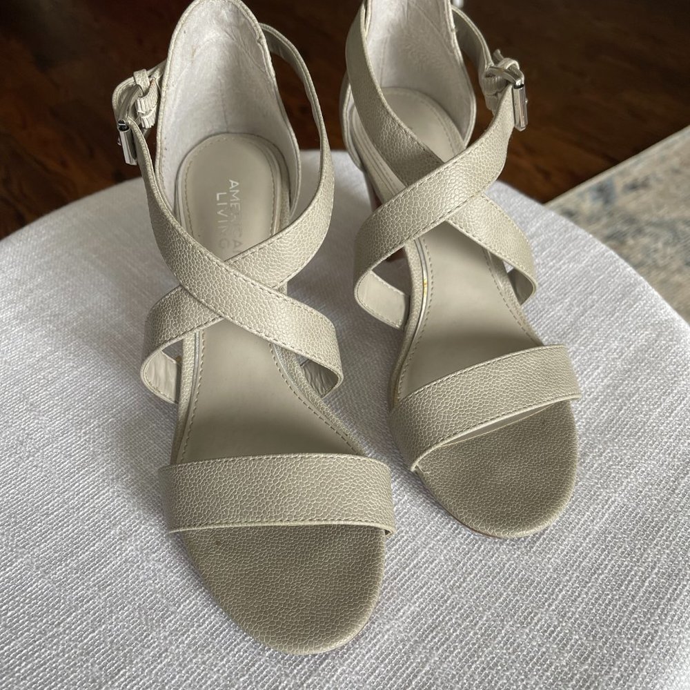 American Living gray sandals, size 7.5 (silver tone buckle)